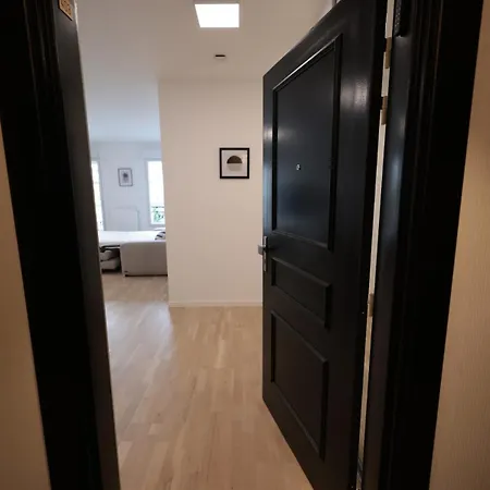 Apartment Exclusive In 4 Bedrooms *