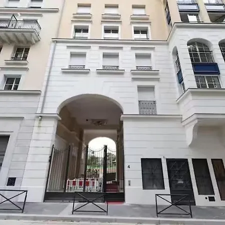Apartment Exclusive In 4 Bedrooms *