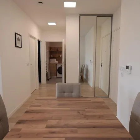 Exclusive In 4 Bedrooms *