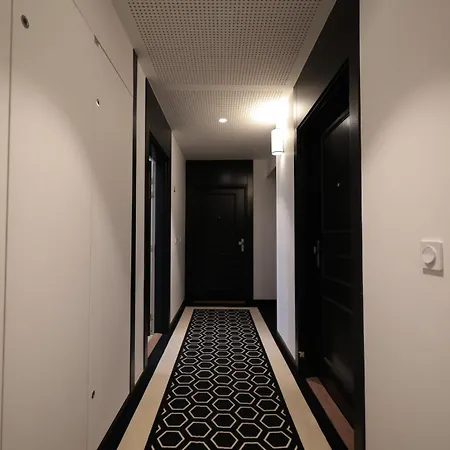 Exclusive In 4 Bedrooms Paris